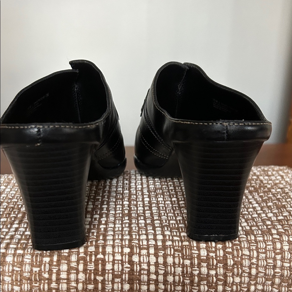A2 By Aerosoles Leather Black Mules with Buckle Detail - size 10 - Picture 7 of 7
